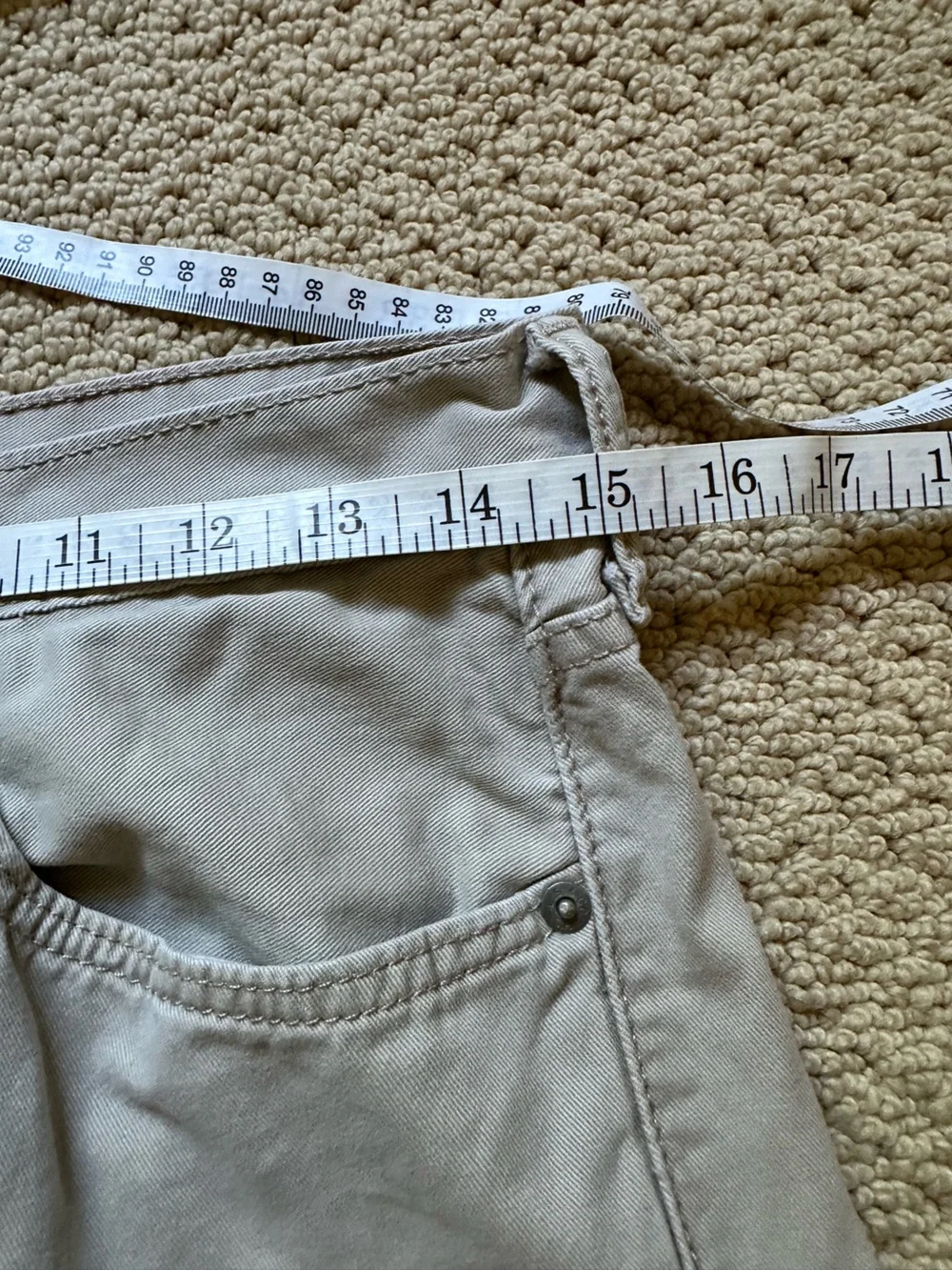 Levi's 514 Straight Fit Khaki Jeans 26x30‎ (Tagged 31x32 Runs Small) Neutral